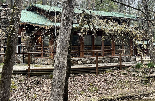 Large Private Home on Lake Ouachita! Beautiful creek running into the lake.