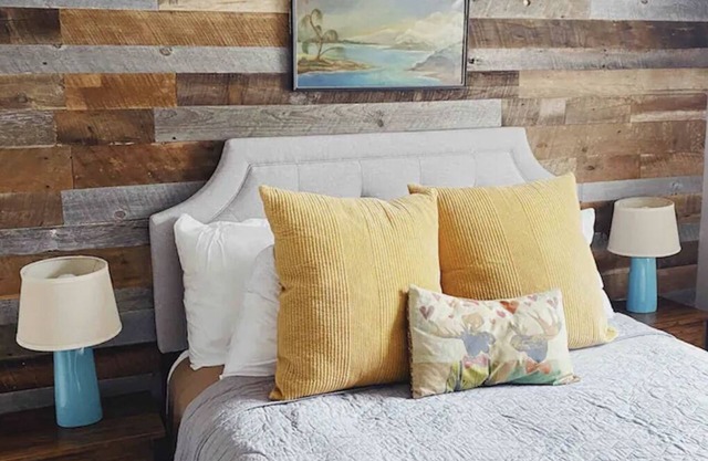 Large Private Home, with large yard, perfect for family getaways!