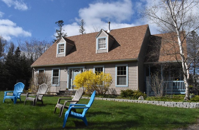 Großes, abgelegenes, haustierfreundliches Haus, nur 3 min. Gehen Sie zur Küste