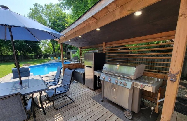 Large suite with king bed, pool, and parking!