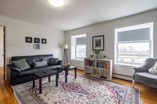 Large & Sunny Beautiful Home #103