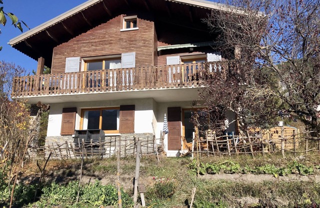 Große T2 auf der Gartenebene von CHALET in BARCELONNETTE (04400)