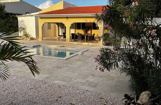 Große tropische Villa für 6/7 Personen mit großem privatem Pool in Jan Thiel