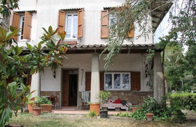 Großes Landhaus in der toskanischen Maremma mit Garten