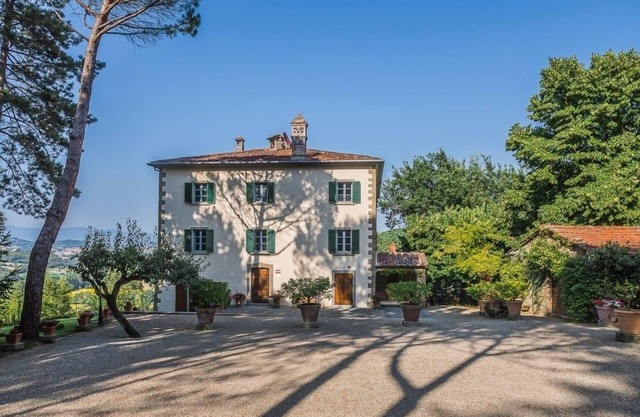 Große toskanische Ferienvilla mit privatem Pool, Klimaanlage, Aussicht und in der Nähe vieler charmanter Dörfer in der Nähe von Arezzo