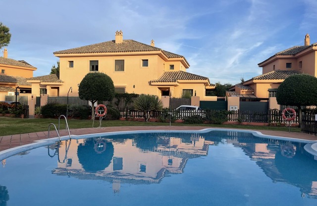 Haus in Vistahermosa in der Nähe des Strandes von Puerto Sherry mit Pool.