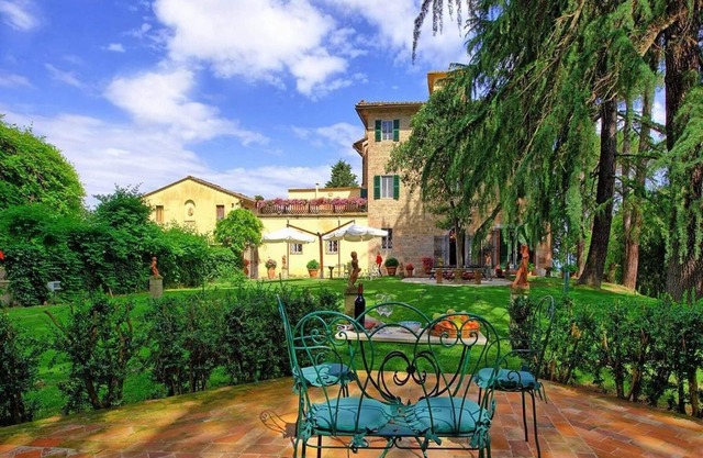 Villa in Palaia, Volterra, Schwimmbad,Kinderbecken,Tischtennis, bis 22 Pers