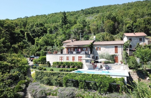 Large Villa, Stunning Garden, Panoramic Views & Private Pool. Pax10