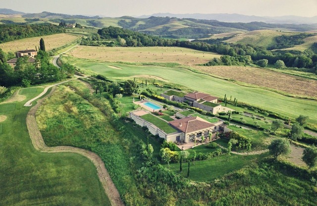 Große Villa zur Miete in der Toskana mit Pool, Klimaanlage, WLAN, Golf, Tennis, zu Fuß in die Stadt, Aussicht, Hochzeiten und Feiern