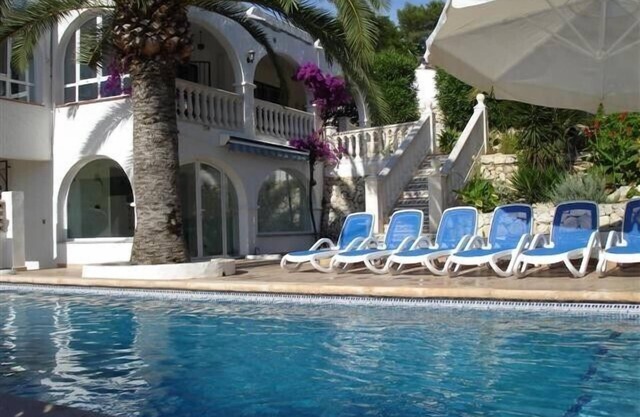Geräumige Luxusvilla mit eigenem beheizten Swimmingpool im schönen Moraira