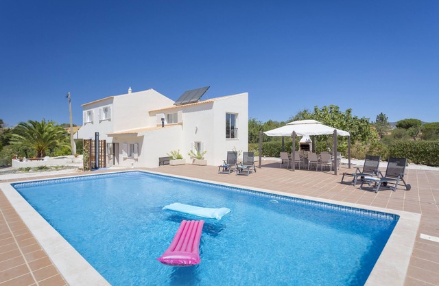 Große Villa mit privatem Pool, in der Nähe von Stränden und Golfplätzen der Algarve