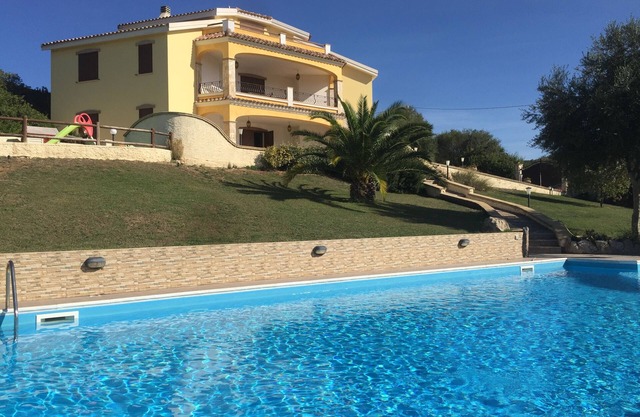 Große Villa mit privatem Pool und Whirlpool