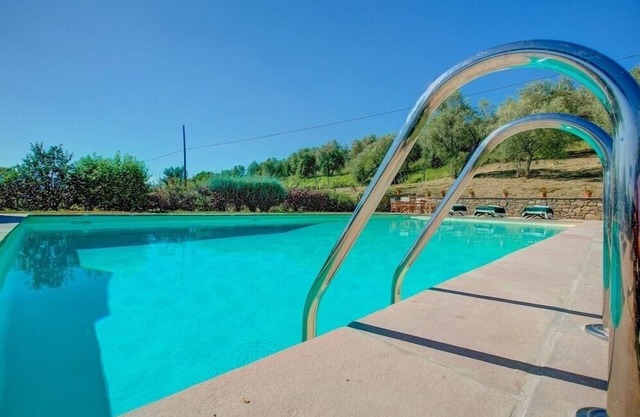 Große Villa mit privatem Salzwasserpool, nur wenige Kilometer außerhalb der Stadt Lucca