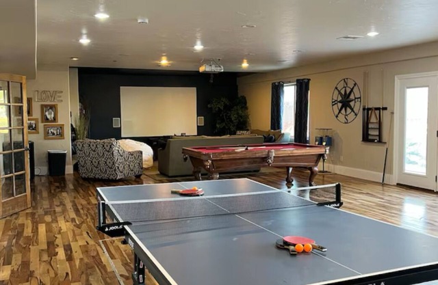 Large walk out basement with gorgeous views in tranquil Santa Clara