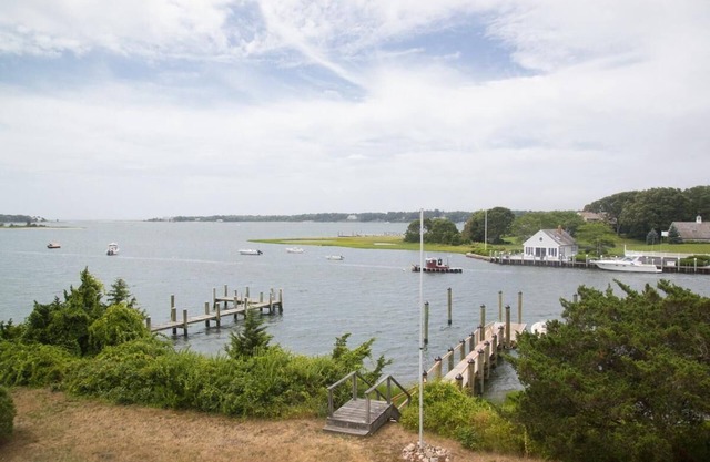 Genießen Sie die Boote in diesem prächtigen und klassischen Sommerhaus in Cape Cod