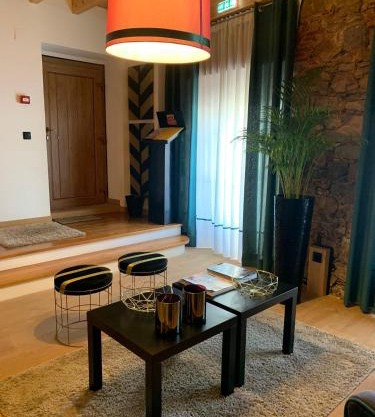 Largo da Rainha, Guesthouse
