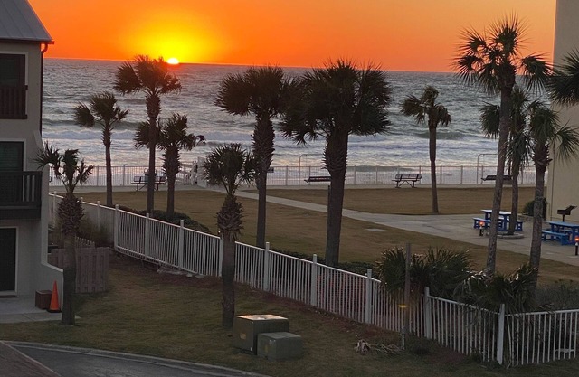 LARGO MAR - GATED COMMUNITY - JUST STEPS TO THE BEACH !!