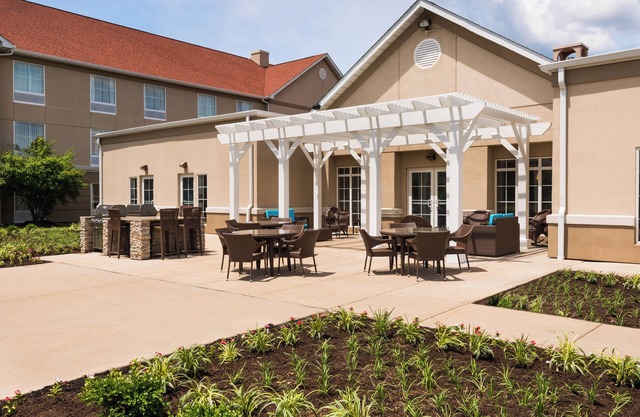 Larkspur Landing Extended Stay Suites St. Louis Riverport - Airport West