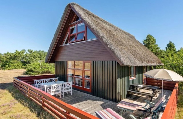 "Larsen" - 900m from the sea by Interhome