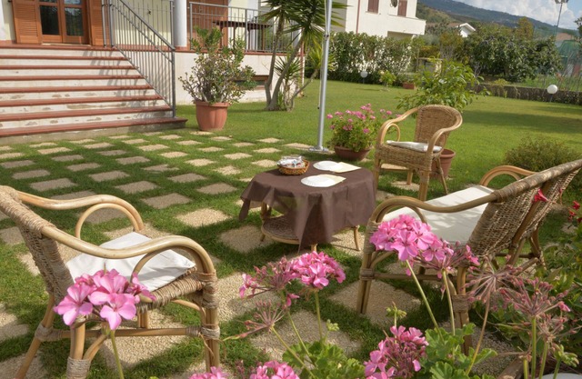 Larus Hotel