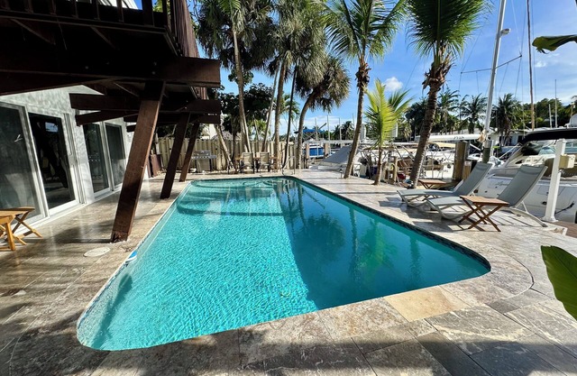 Las Olas Escape-Great Waterfront Duplex for 6 Pool