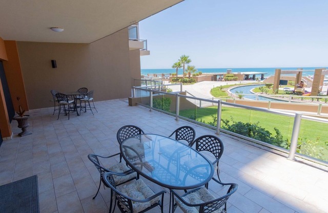 Las Palomas 1st Floor Beauty-Steps to Lazy River and Beach