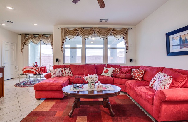 Las Vegas Home w/ Mtn Views: 13 Mi to the Strip!