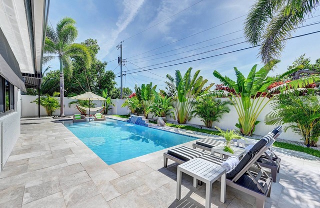 Soak Up the Florida Sun Save 15% on Your Escape!