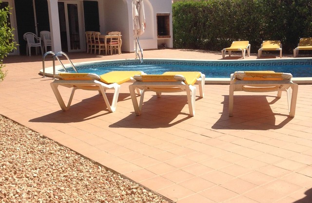 SCHÖNE VILLA MIT PRIVATEM POOL UND PRIVATEM GARTEN, SCHÖNE LAGE!