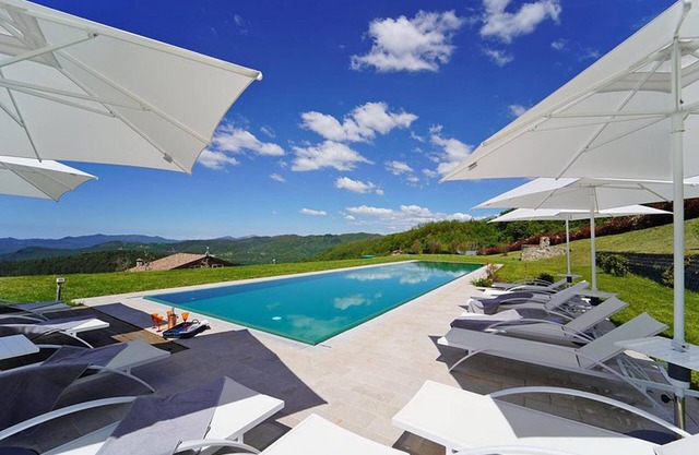 **LAST MINUTE** PODERE GAIA 16 PAX pool 5x20, A/C, WiFi, BBQ, near Cinque Terre