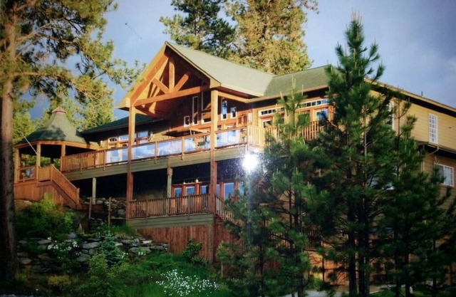 Wunderschönes Haus am Coeur d'Alene Waterfront Lake River mit eigenem Bootsanleger