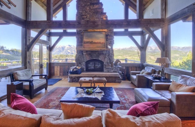 Latigo Lodge