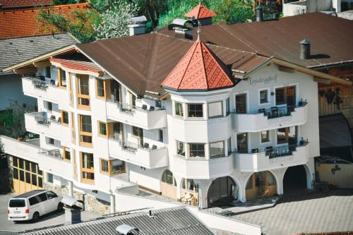 LAUDEGGHOF Ladis