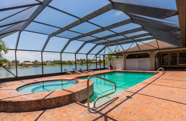 Lauderhill Waterfront 5BR Home with Private Pool! This is Paradise! NEW