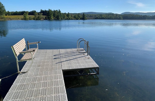 Laurel Lake Luxury 4BR, 4.5 Bath, Ranch on Fox Hollow Estate
