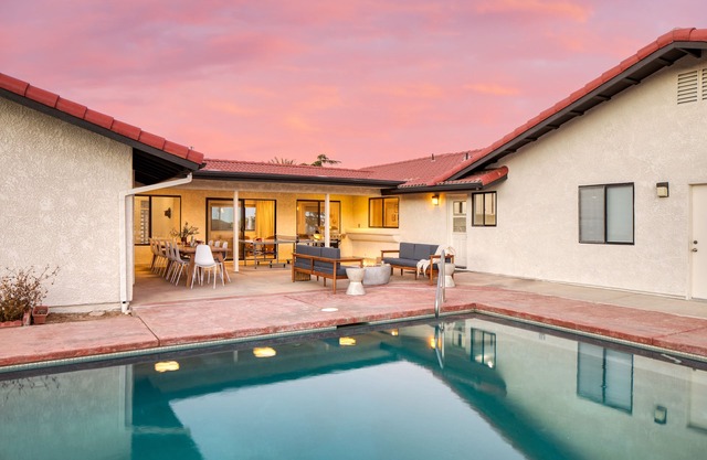 Lava Rocks by AvantStay | Gorgeous Desert Haven w/ Pool, Fire Pit & Ping Pong!