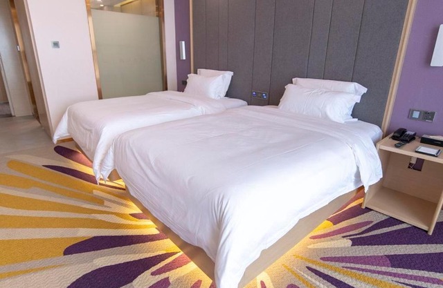 Lavande Hotel Bazhong Fortune Center