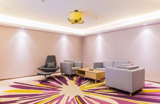 Lavande Hotel (Gaozhou Xiantai Bridge Branch)