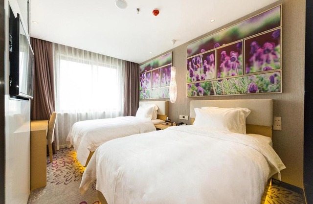 Lavande Hotels Weihai Weigao Square Branch
