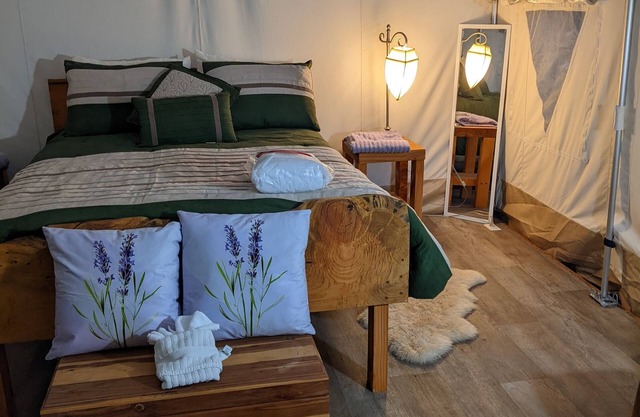 Lavender Glamping Tent with heater , mini fridge and fire pit.