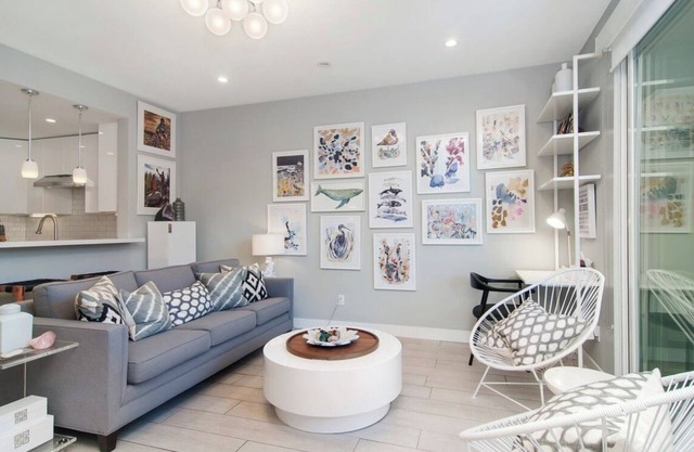 Lavish 1 Bedroom Condo Kid & Pet Friendly