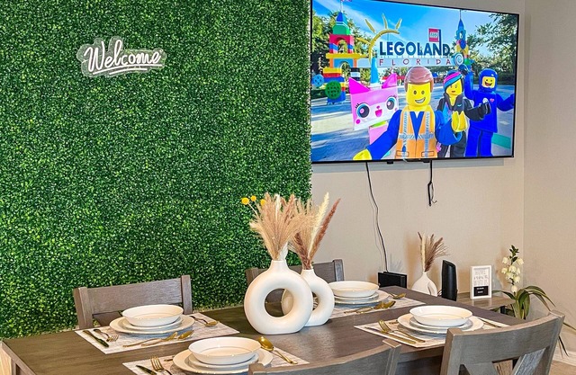 Lavish Dreams House 5 Miles from Legoland