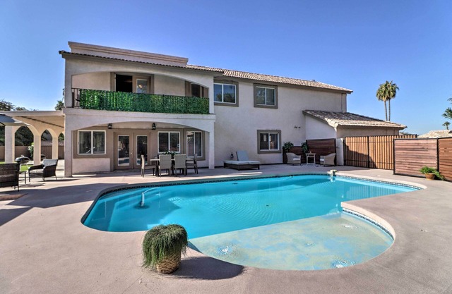 Lavish Family Escape w/ Game Room in Avondale!