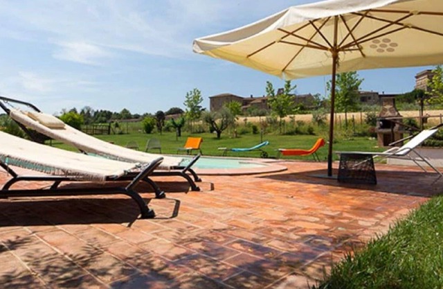 Verschwenderisches Ferienhaus in Marsciano mit Swimmingpool