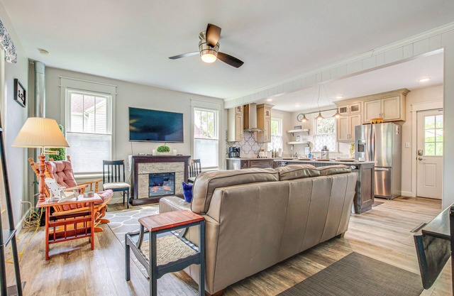 Verschwenderisches Haus mit Patio - 2 Blocks zum Green Lake!
