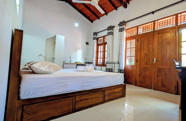 Lavish Lodge, Tangalle - Work From Anywhere Haven!