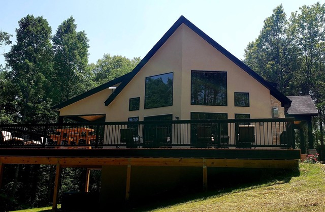 Lavish New Lodge Surrounded by Nature in Hocking Hills - Lodge 1