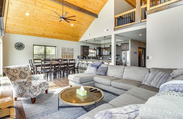 NEU! Lavish Home w / Decks- Schritte zum Table Rock Lake