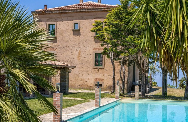 Ferienhaus in Ficarra mit Garten