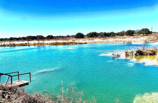 Lawrence's Llano River Tree Haus
